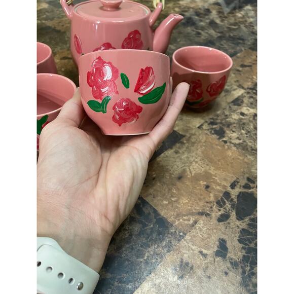Vintage pink ceramic hand painted tea set with woven handle. - Picture 2 of 11